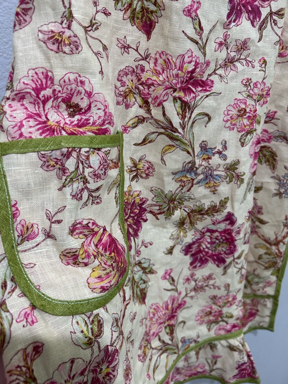 Williams Sonoma Cream Floral Linen Apron with Green Trim - Picture 2 of 9